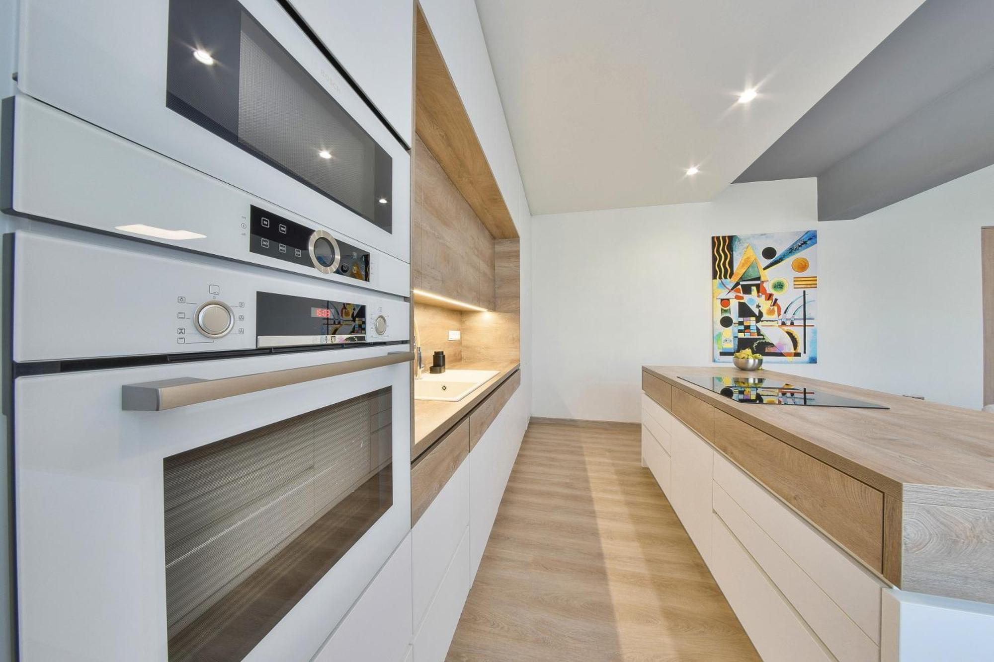 Chalupku - Luxurious Apartment 70M2 In Direct Centrum With Parking Included, Air-Conditioned, Balcony, Quiet Sleep, Best In Town Banská Bystrica Eksteriør bilde