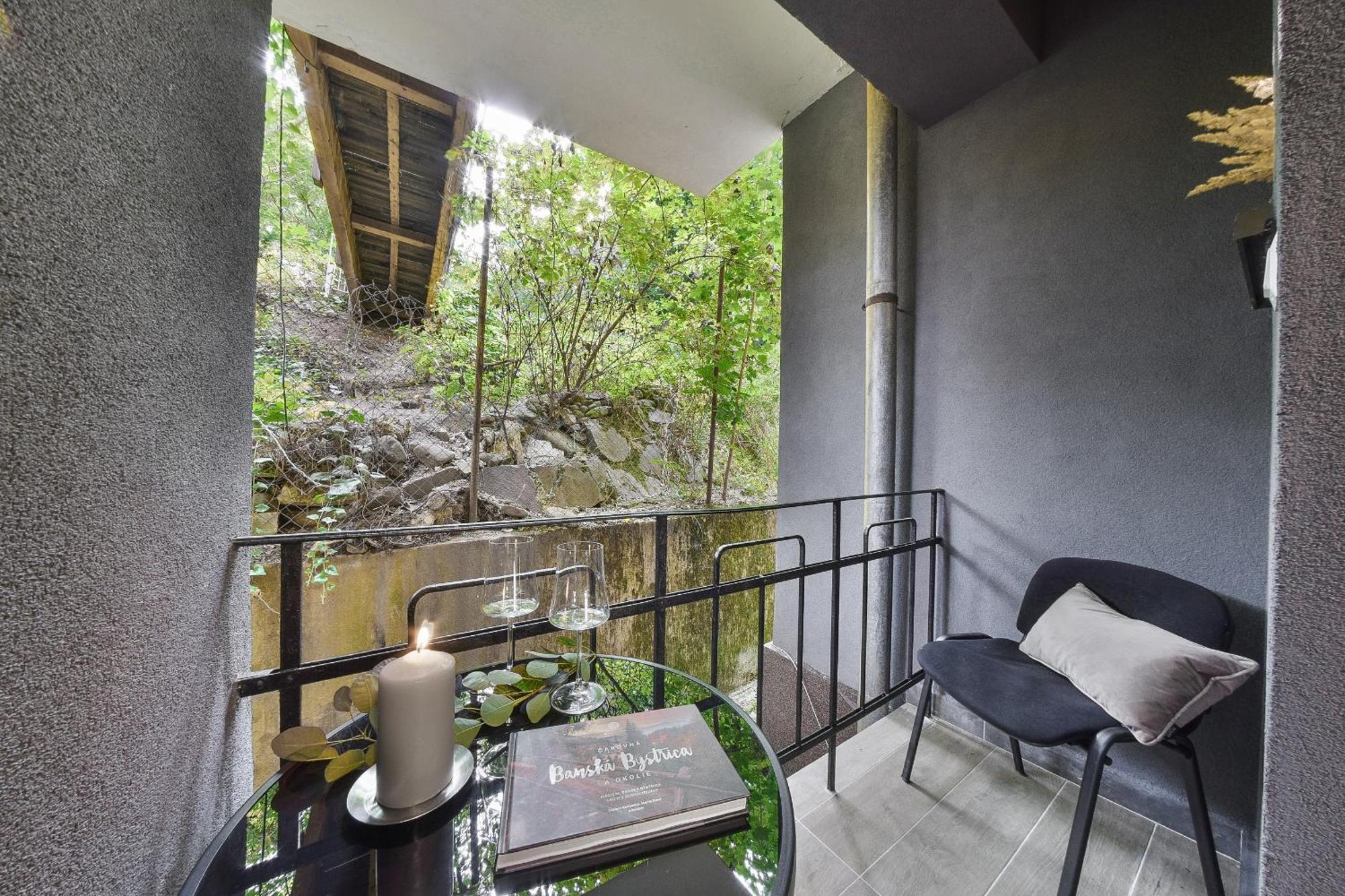 Chalupku - Luxurious Apartment 70M2 In Direct Centrum With Parking Included, Air-Conditioned, Balcony, Quiet Sleep, Best In Town Banská Bystrica Eksteriør bilde