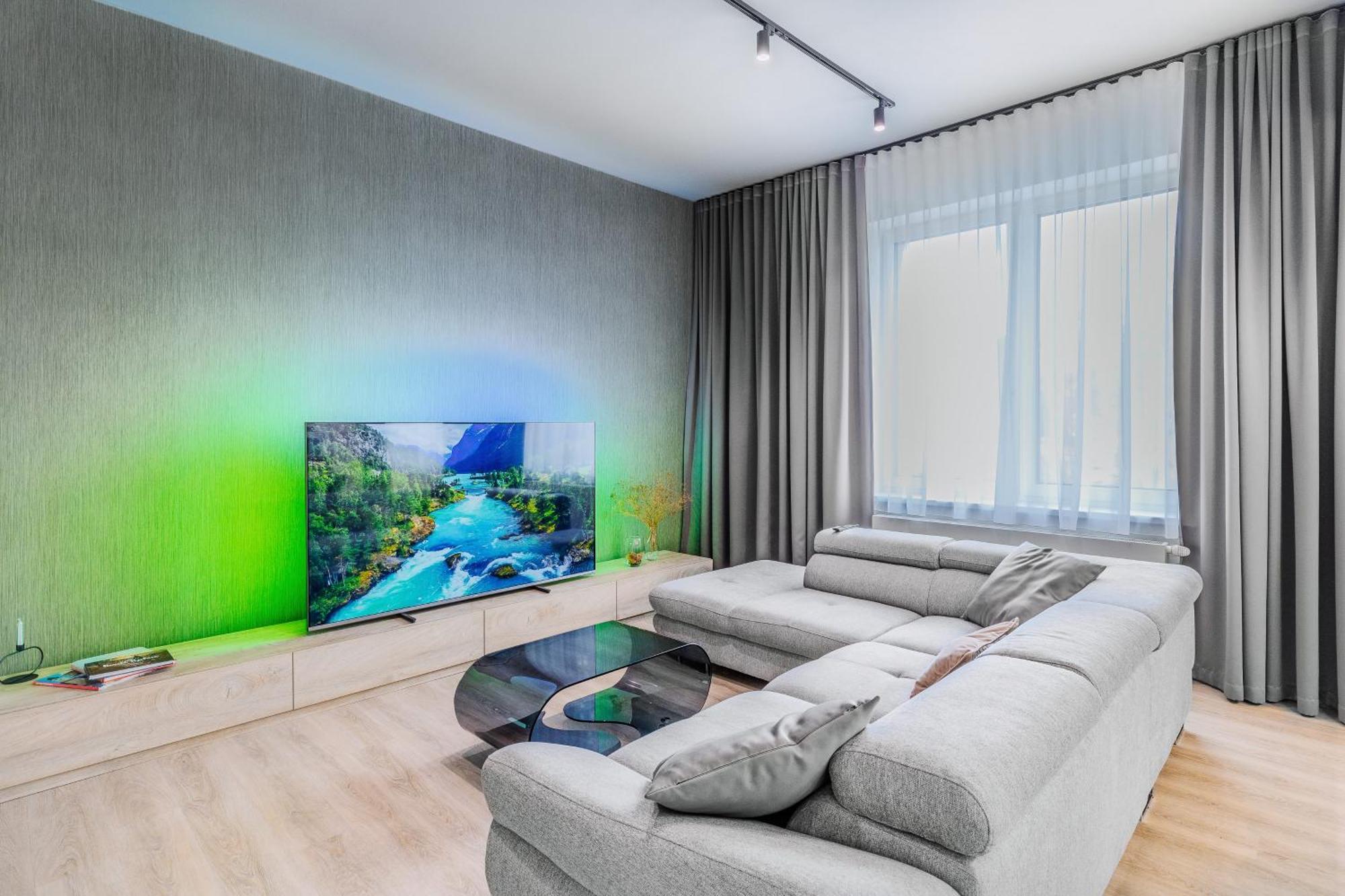 Chalupku - Luxurious Apartment 70M2 In Direct Centrum With Parking Included, Air-Conditioned, Balcony, Quiet Sleep, Best In Town Banská Bystrica Eksteriør bilde