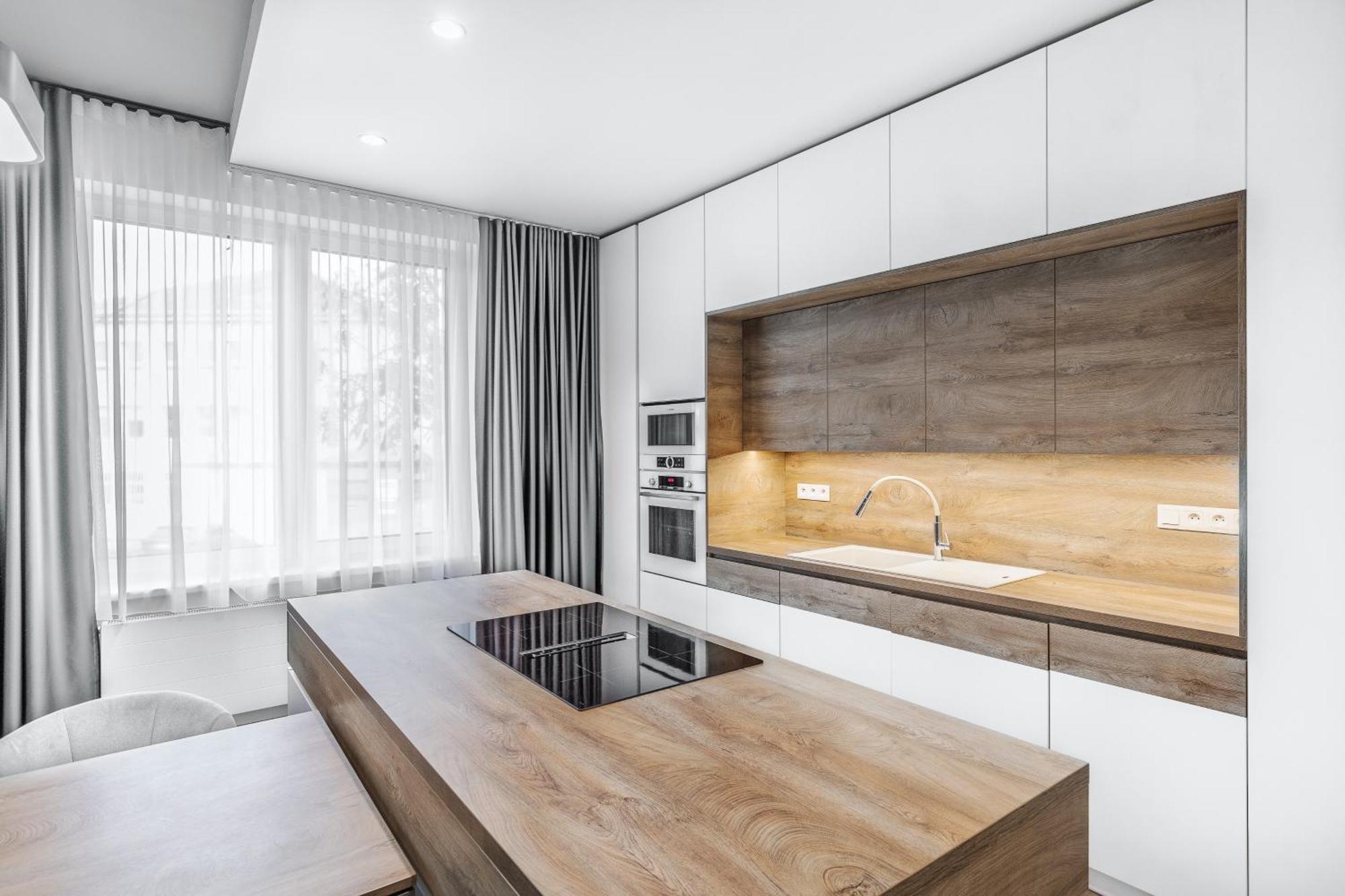 Chalupku - Luxurious Apartment 70M2 In Direct Centrum With Parking Included, Air-Conditioned, Balcony, Quiet Sleep, Best In Town Banská Bystrica Eksteriør bilde